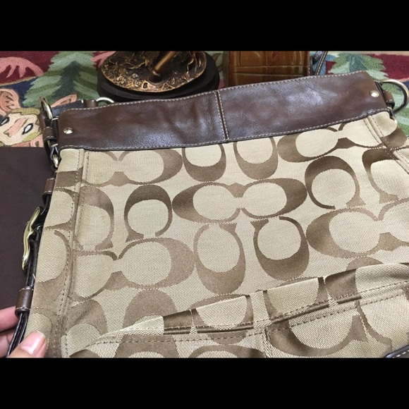 Authentic Coach Zoe Signature Hobo Bag - Picture 13 of 16